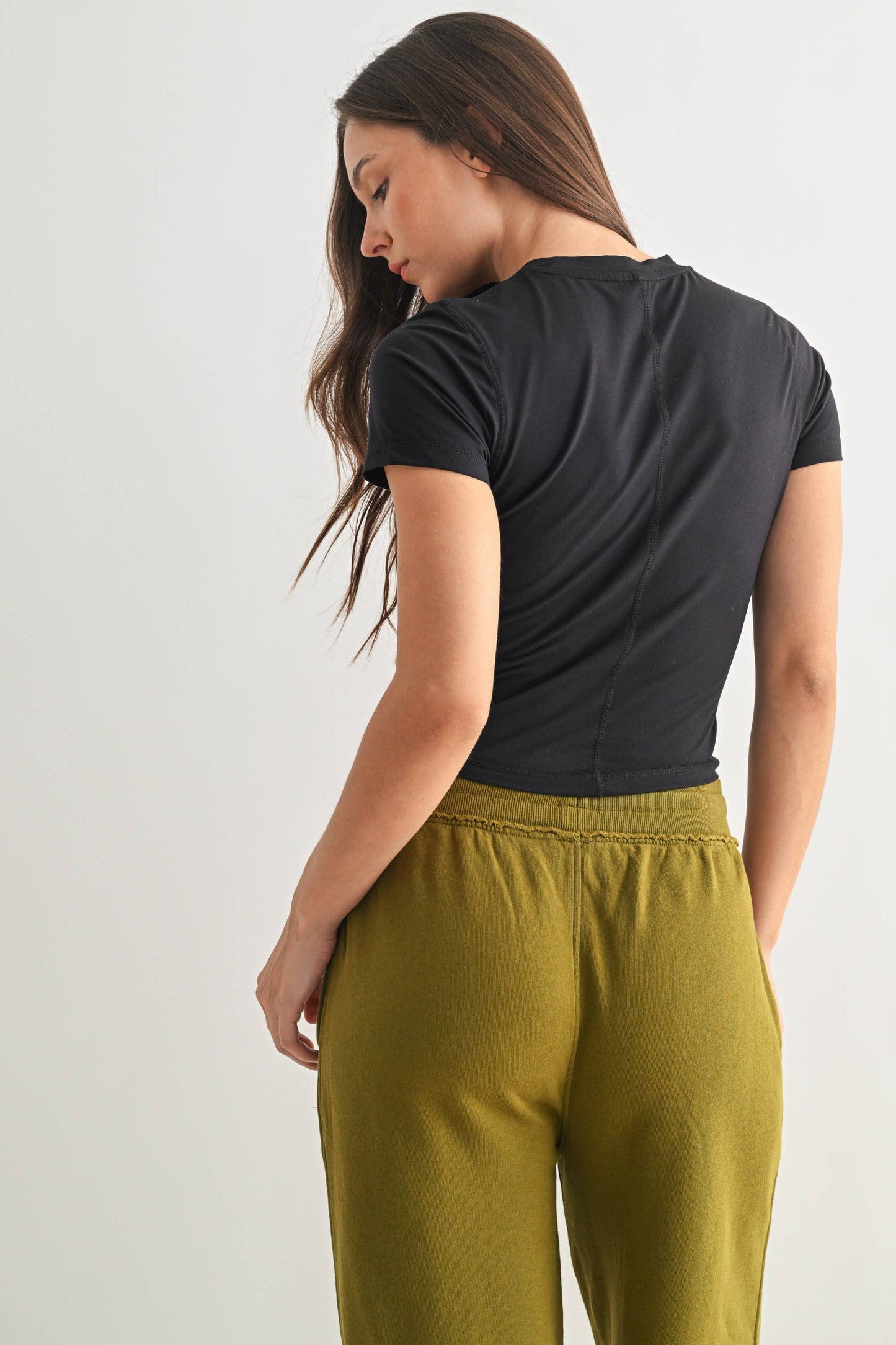 Athleisure | Black Classic Chiq Slim Fit Tee