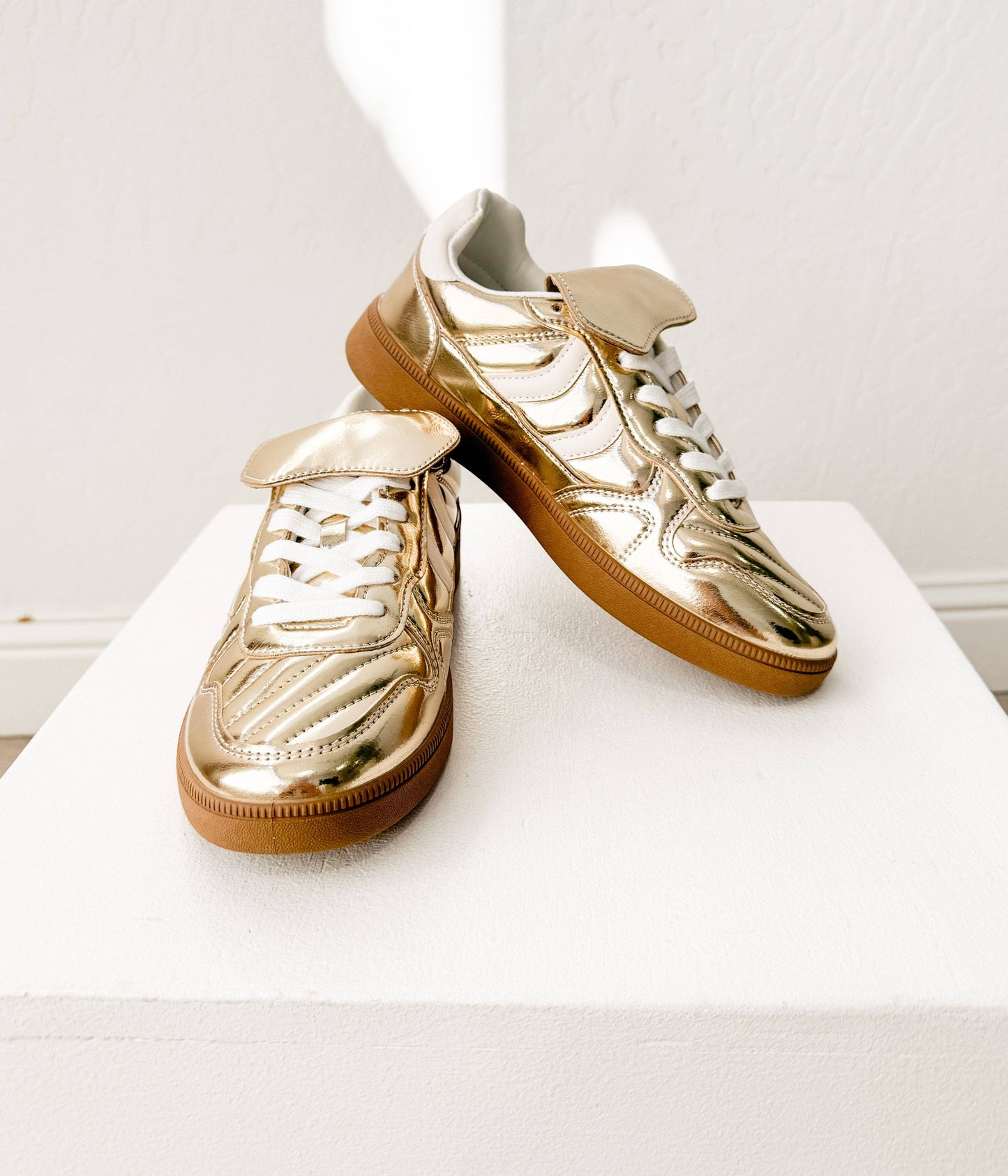 Milan Gold Sneaker