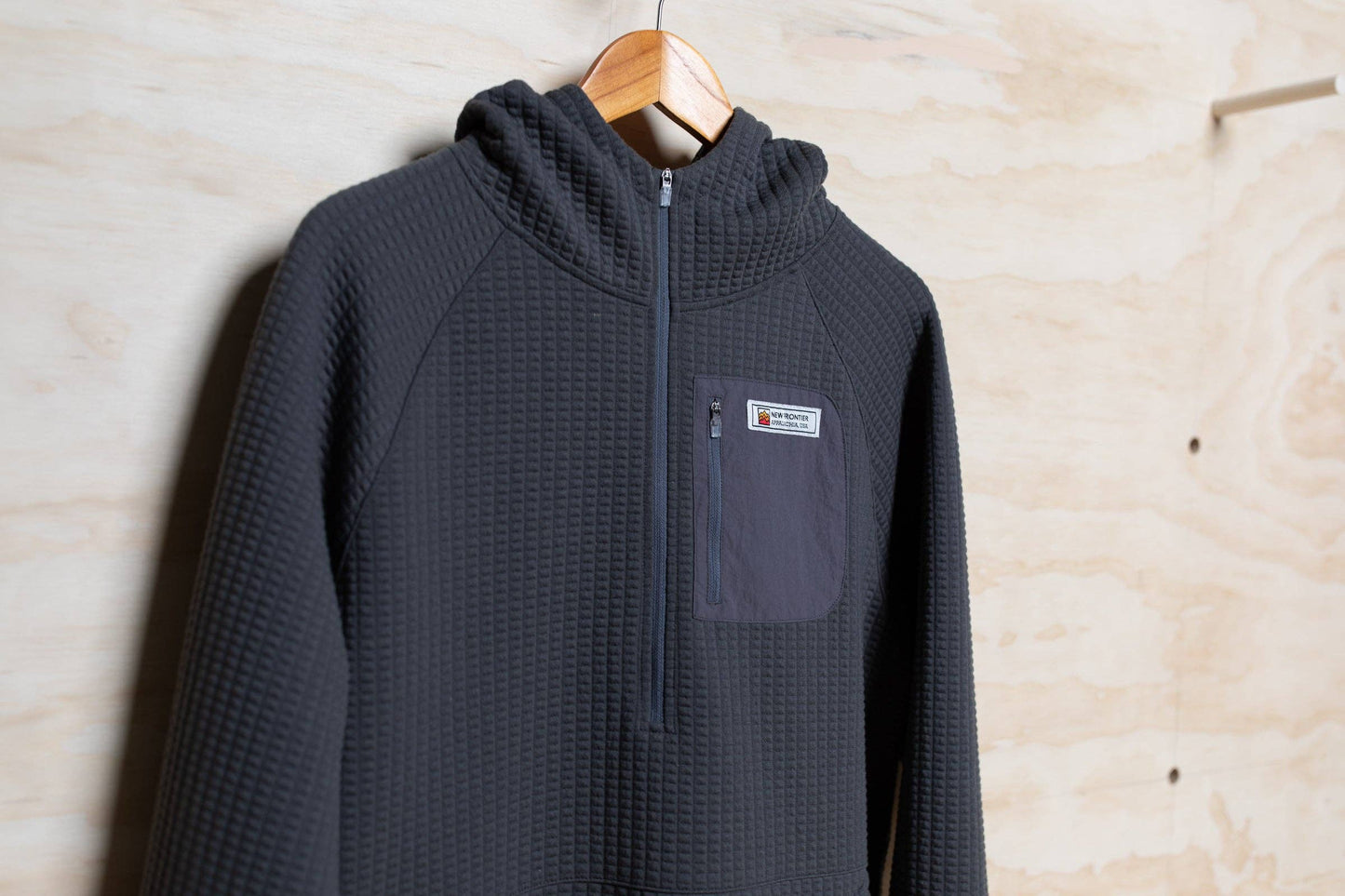 Men's | Waffle Tech Hoodie Carbon