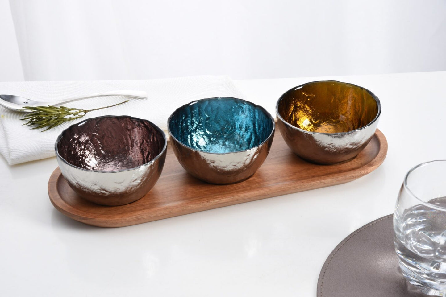Tabletop | Set of 3 Colored Glass Bowls & Tray