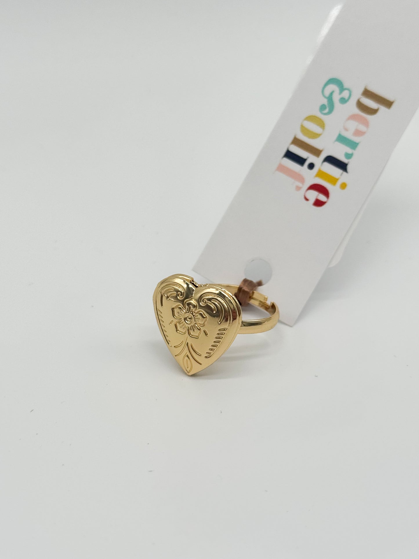 Jewelry | Ring Gold Locket Heart