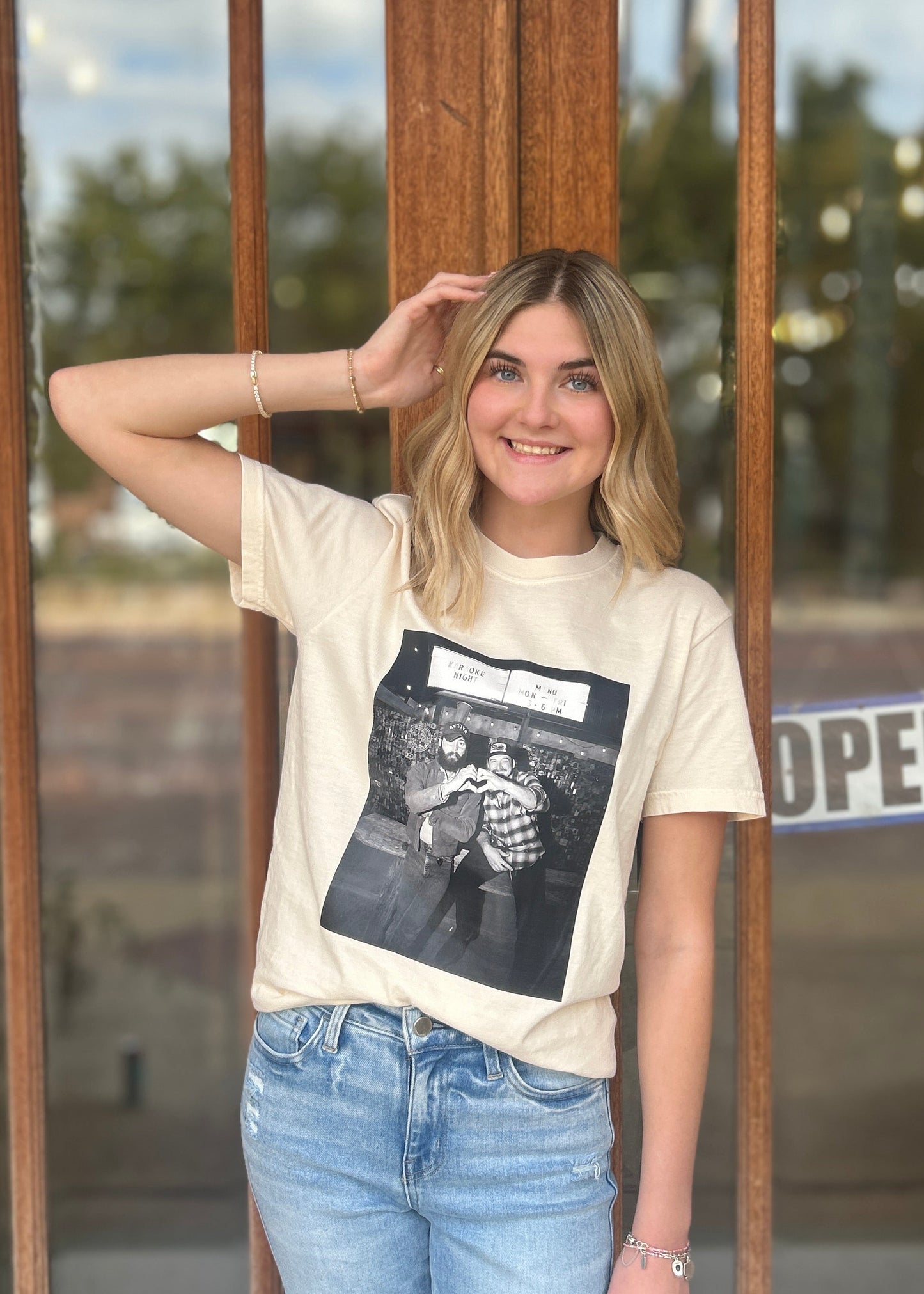 Tee Morgan Wallen & Post Malone Making A Heart