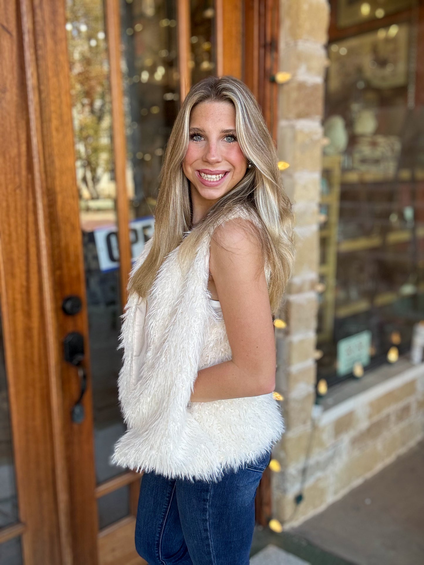 Vest Faux Fur Cream
