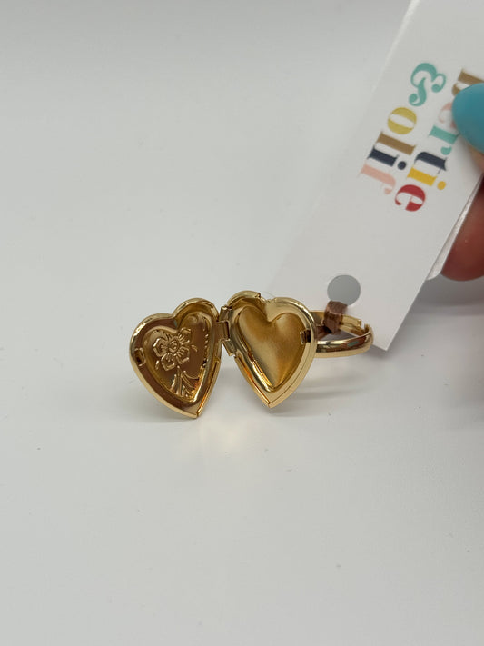 Jewelry | Ring Gold Locket Heart