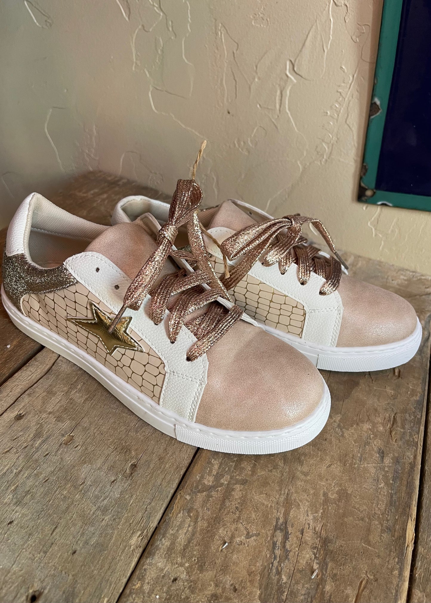 Gold Glitter Star Patchwork Pu Leather Lace-Up Sneaker