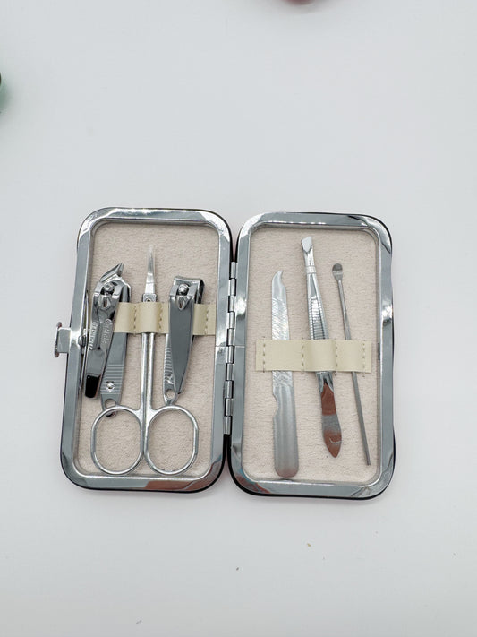 Health and Beauty | Mani and Pedi Manicure Kit