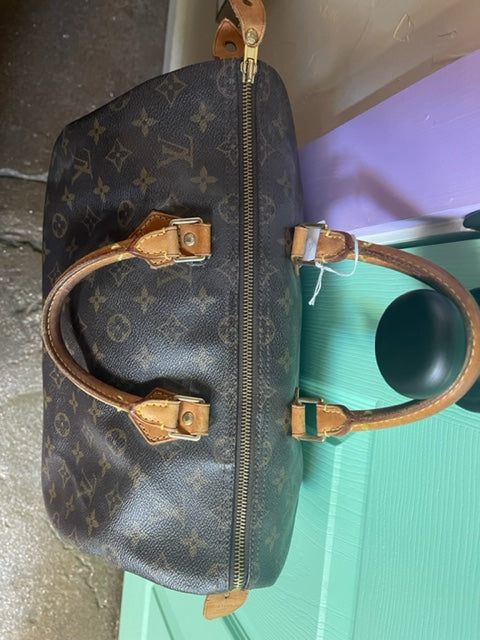 Louis Vuitton (Gently Loved) Speedy 35