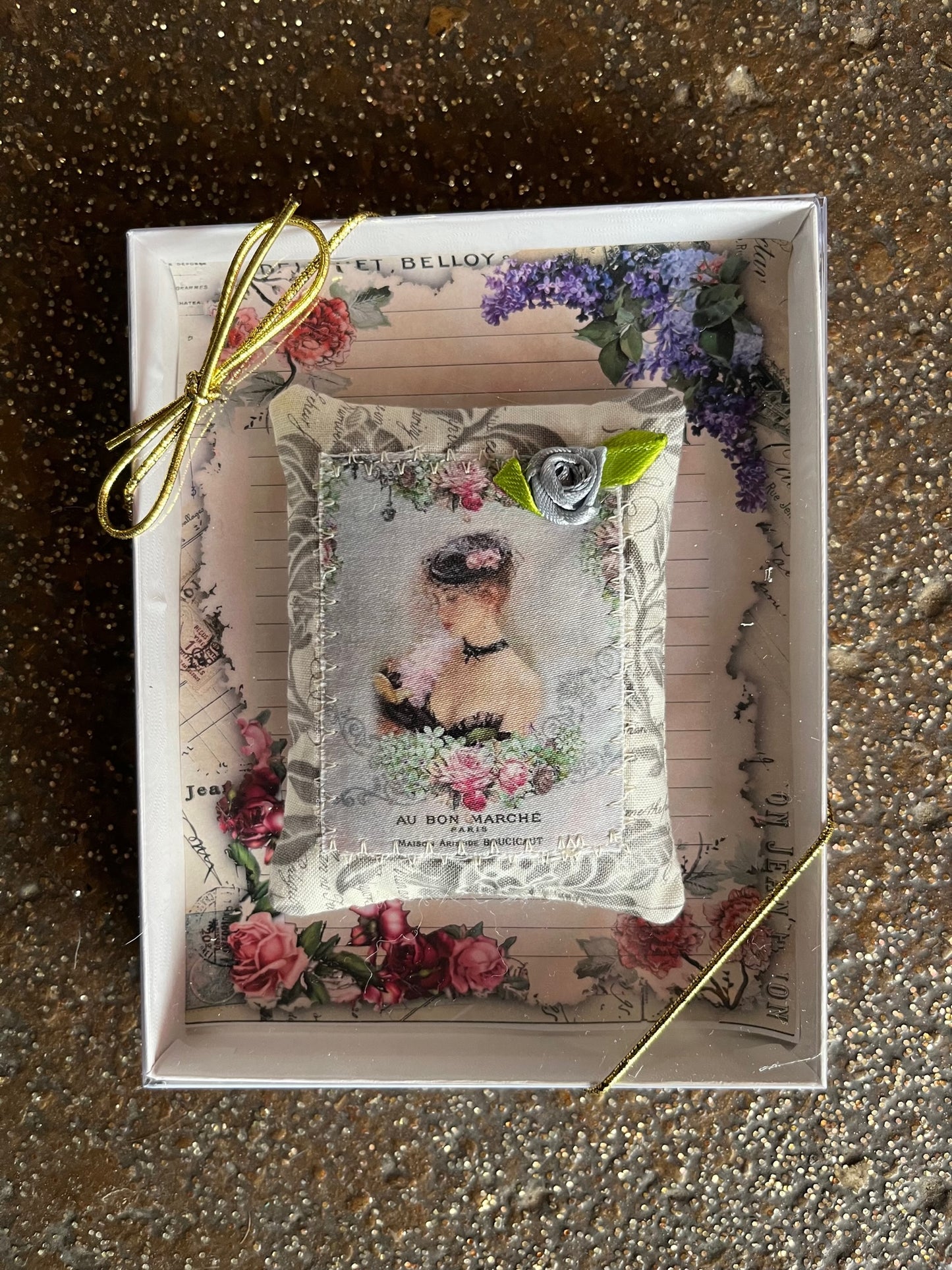 Home | Ladies Sachet
