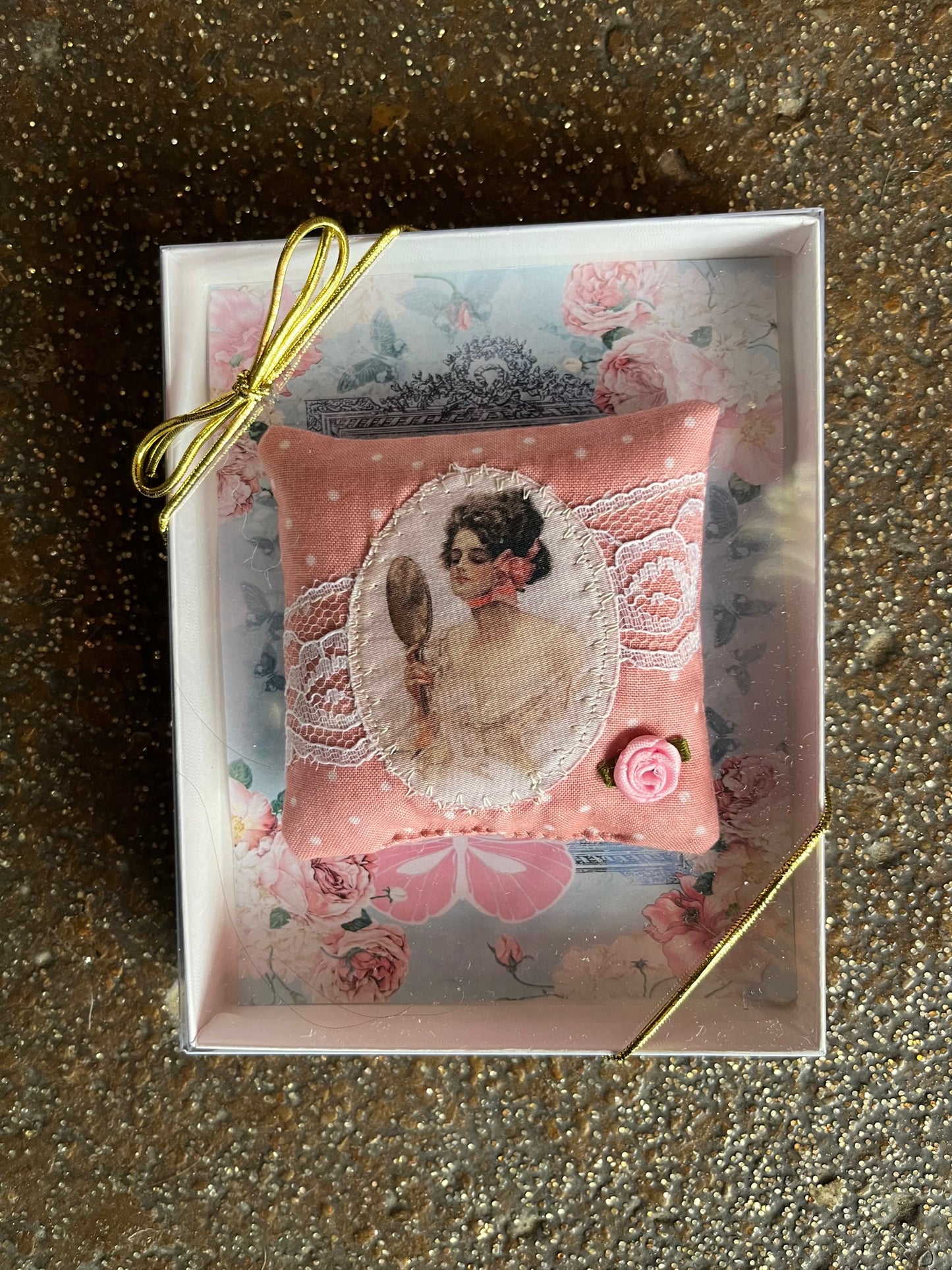 Home | Ladies Sachet