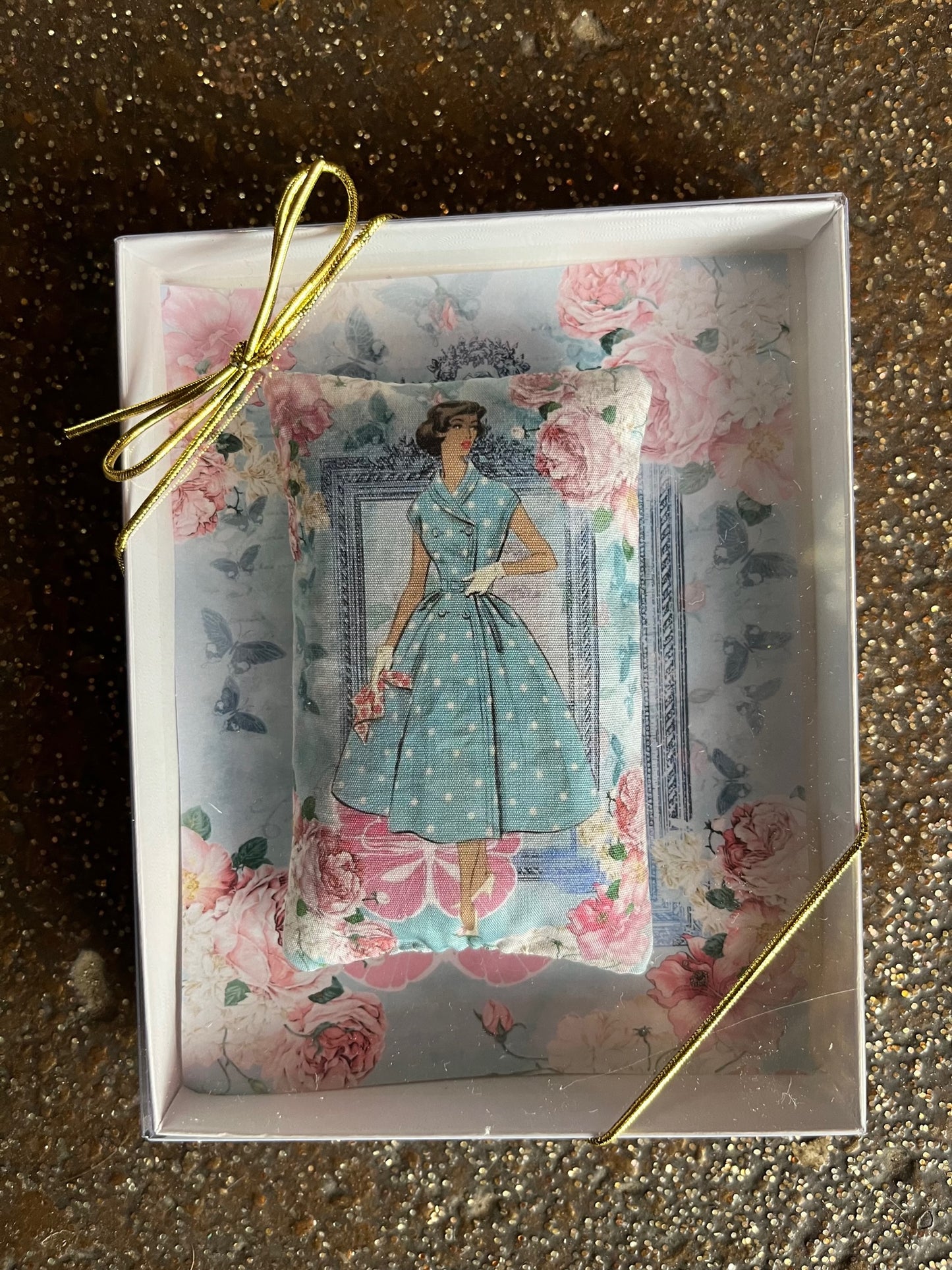 Home | Ladies Sachet