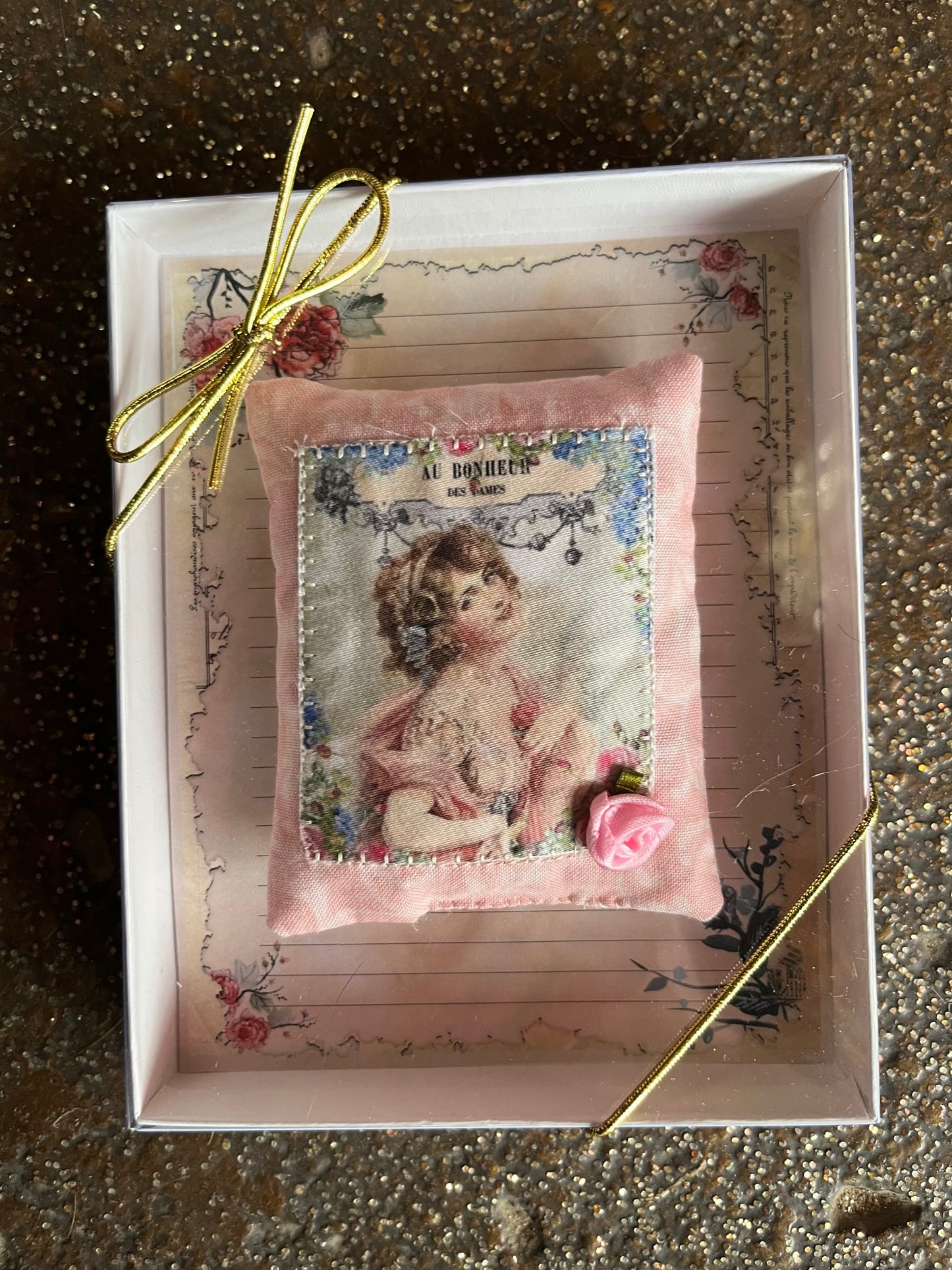 Home | Ladies Sachet