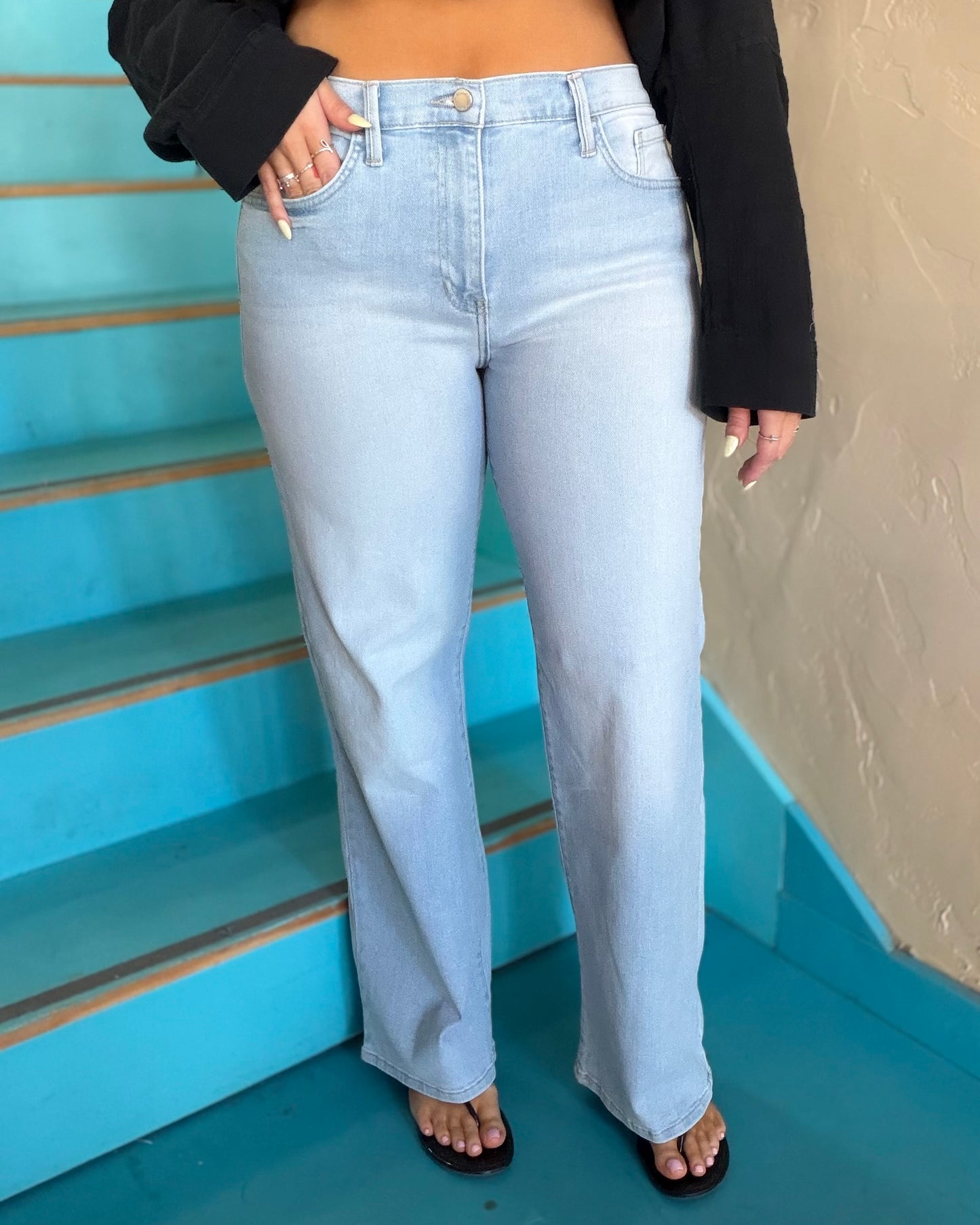 Jeans - Mid Rise Loose Straight w/ Regular Hem