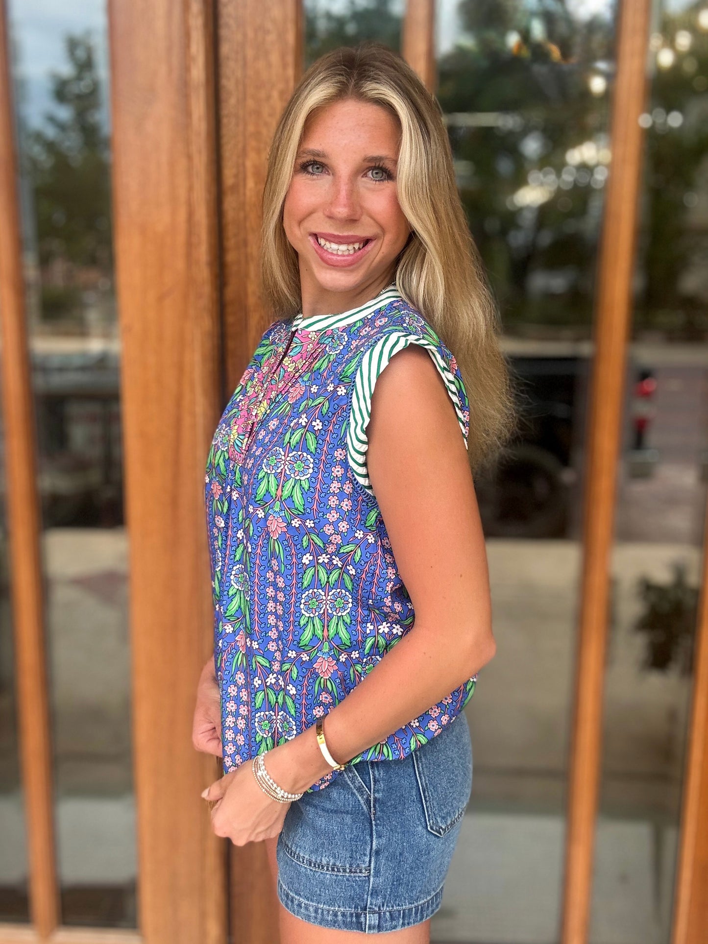 THML Top - Floral Pattern V-Nek