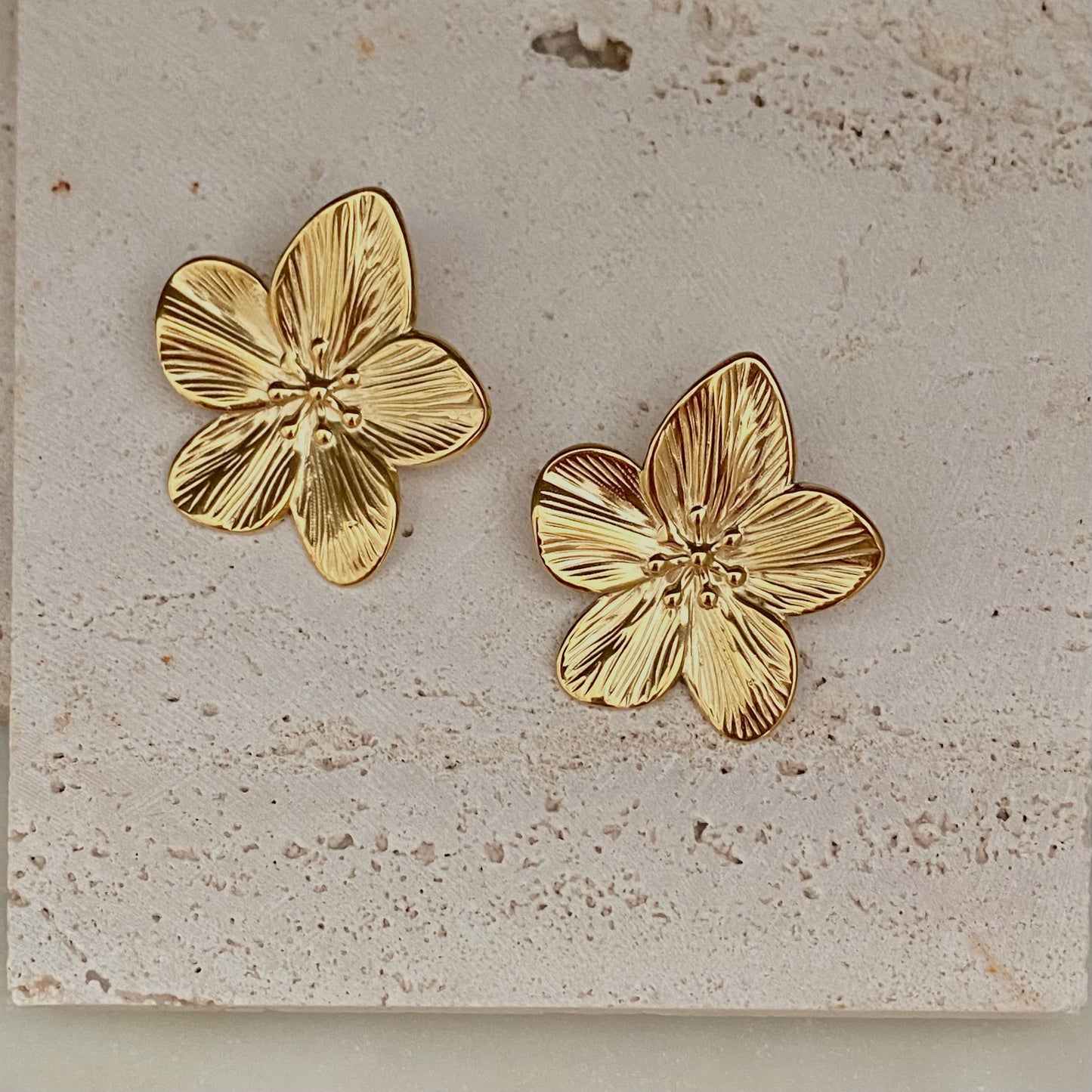 Earrings - 18k Gold Plated Flower Post