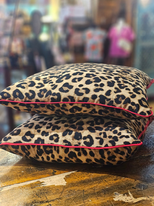 Cheetah Print 17x17 Throw Pillow