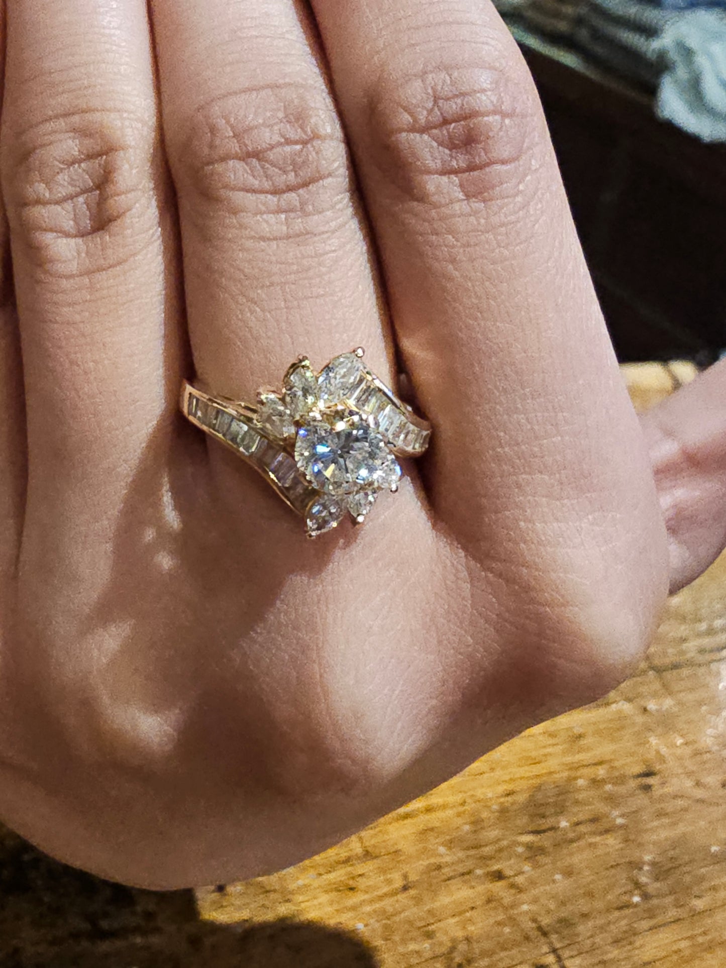 Ring - 18k Gold & 2.49 CT Diamond