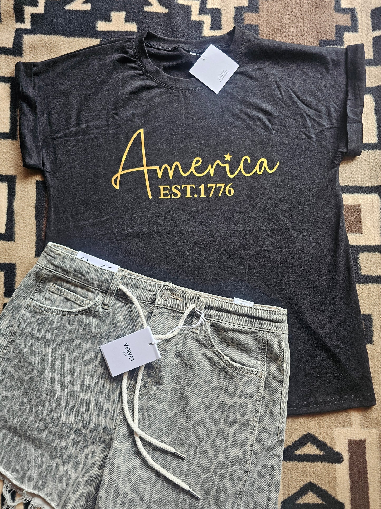Tee - America Est 1776 Gold