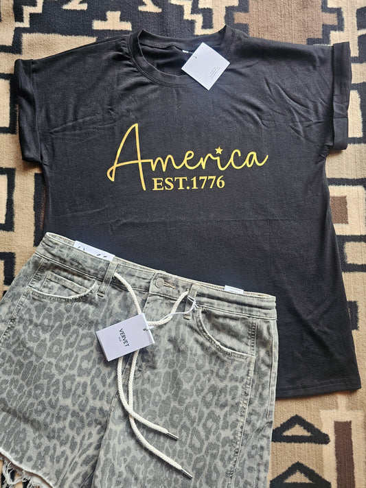 Tee - America Est 1776 Gold