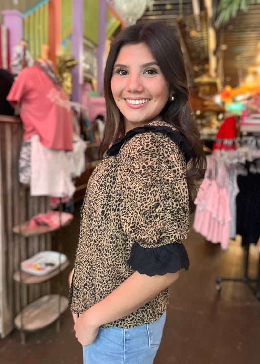 Top | Leopard Contrast Lace Detailed Top
