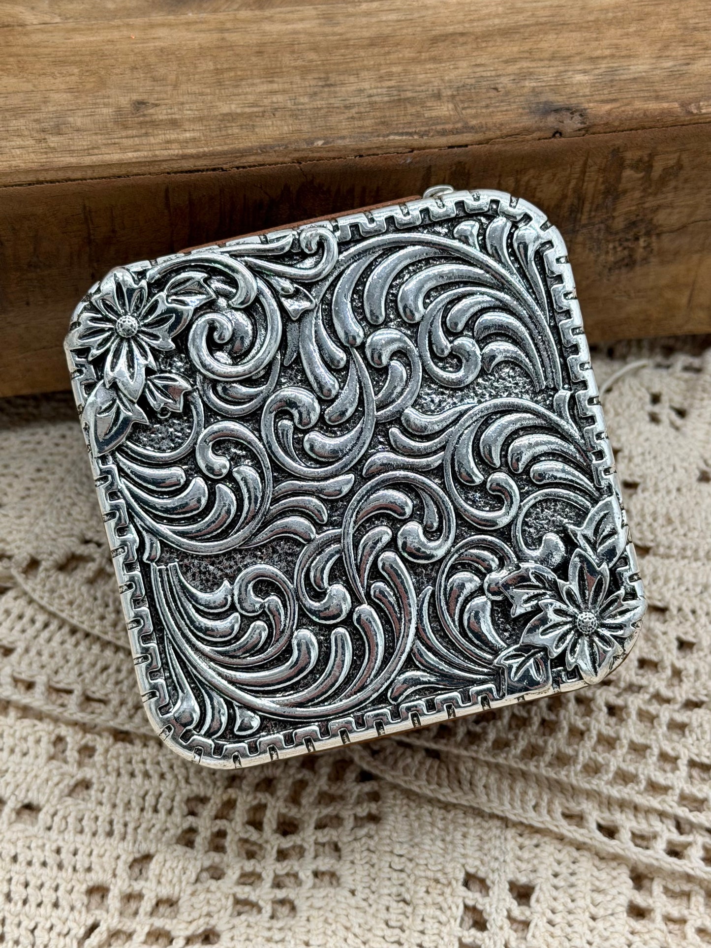 Jewelry | Case Brown Western Pattern Metal Plate