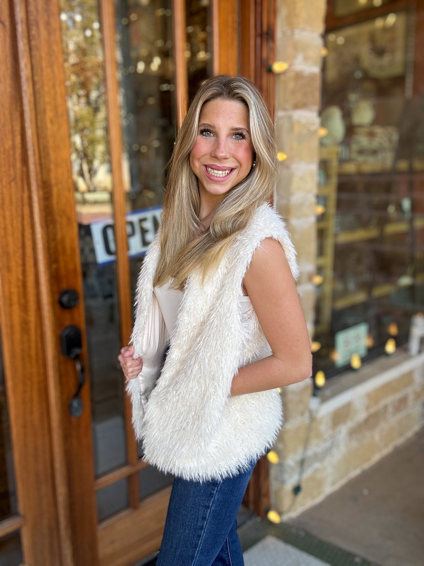 Vest Faux Fur Cream