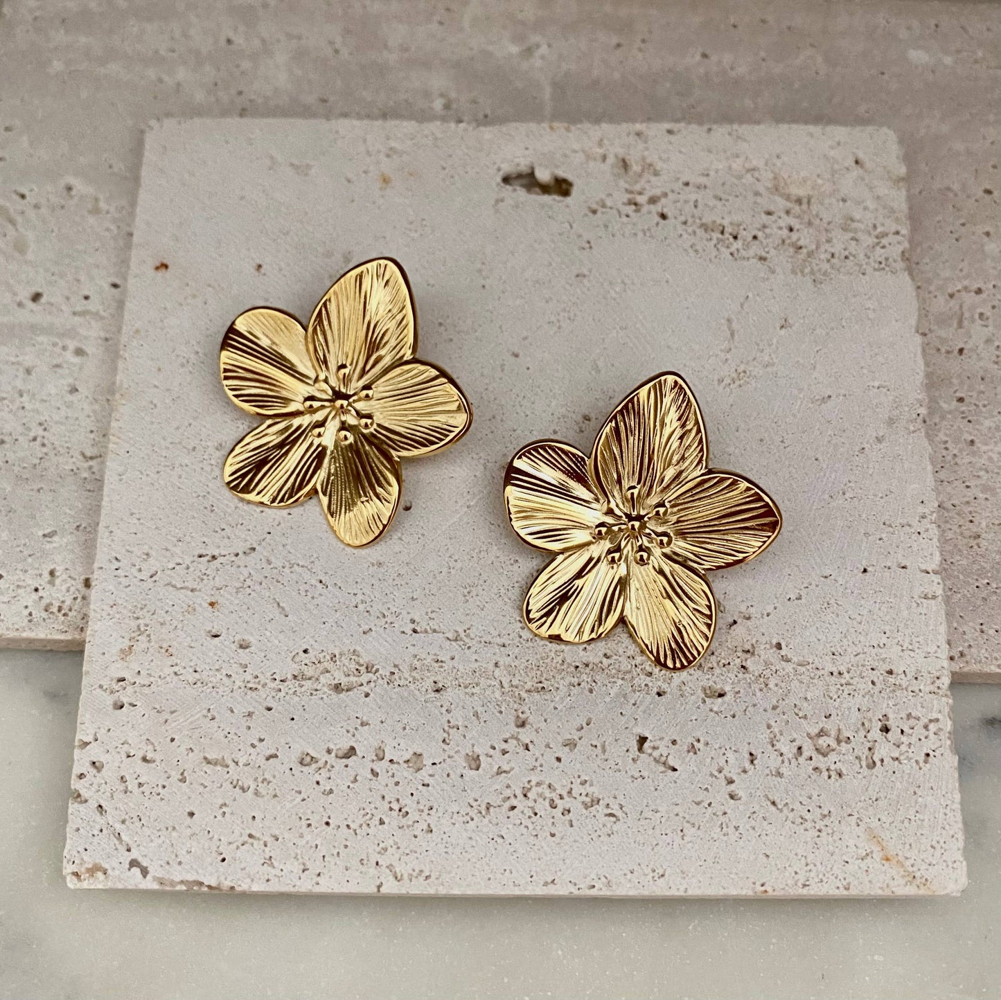 Earrings - 18k Gold Plated Flower Post