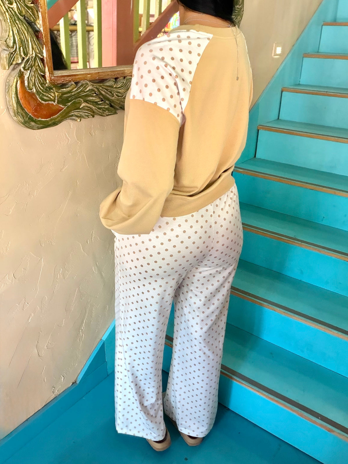 Set - Sweet Dot Lounge