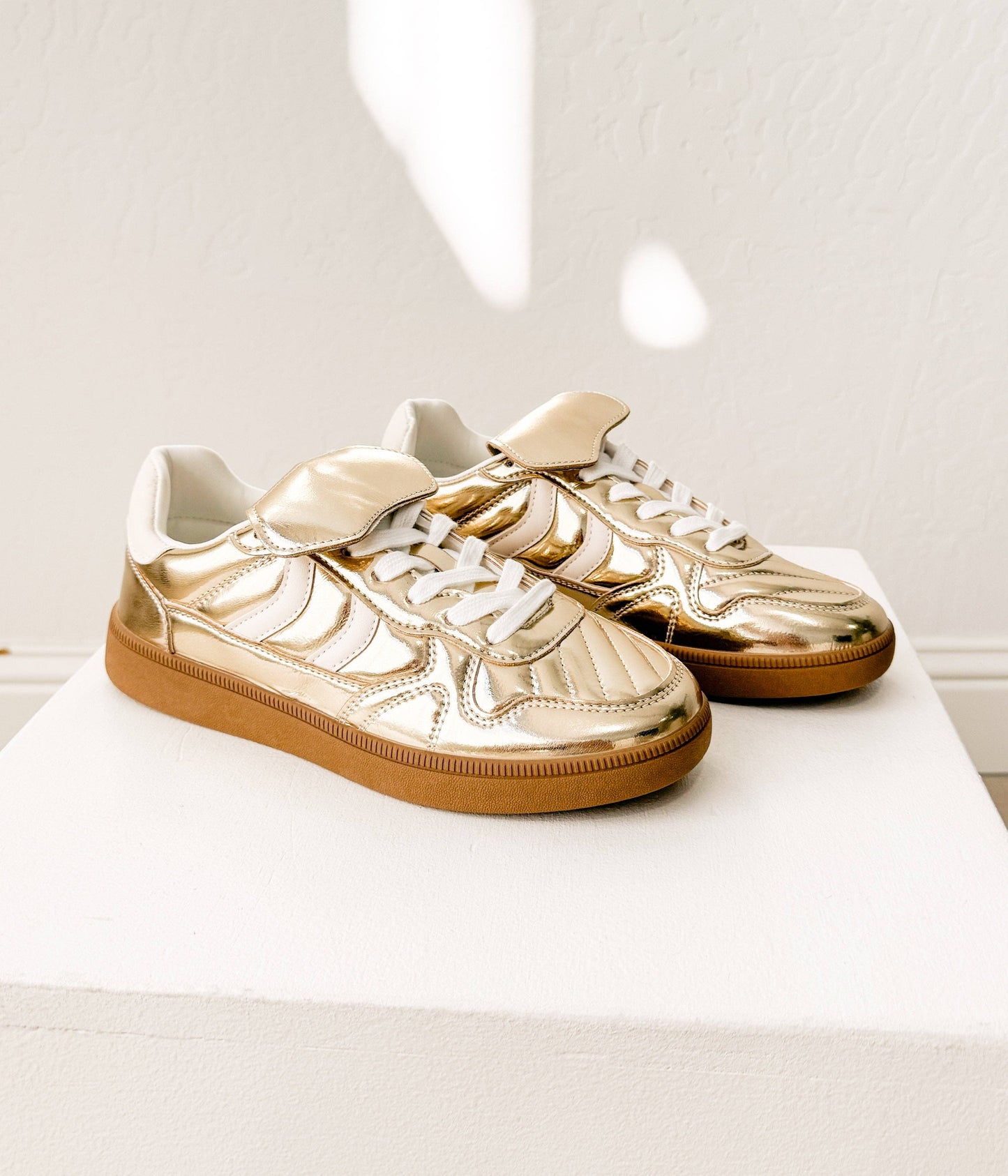 Milan Gold Sneaker