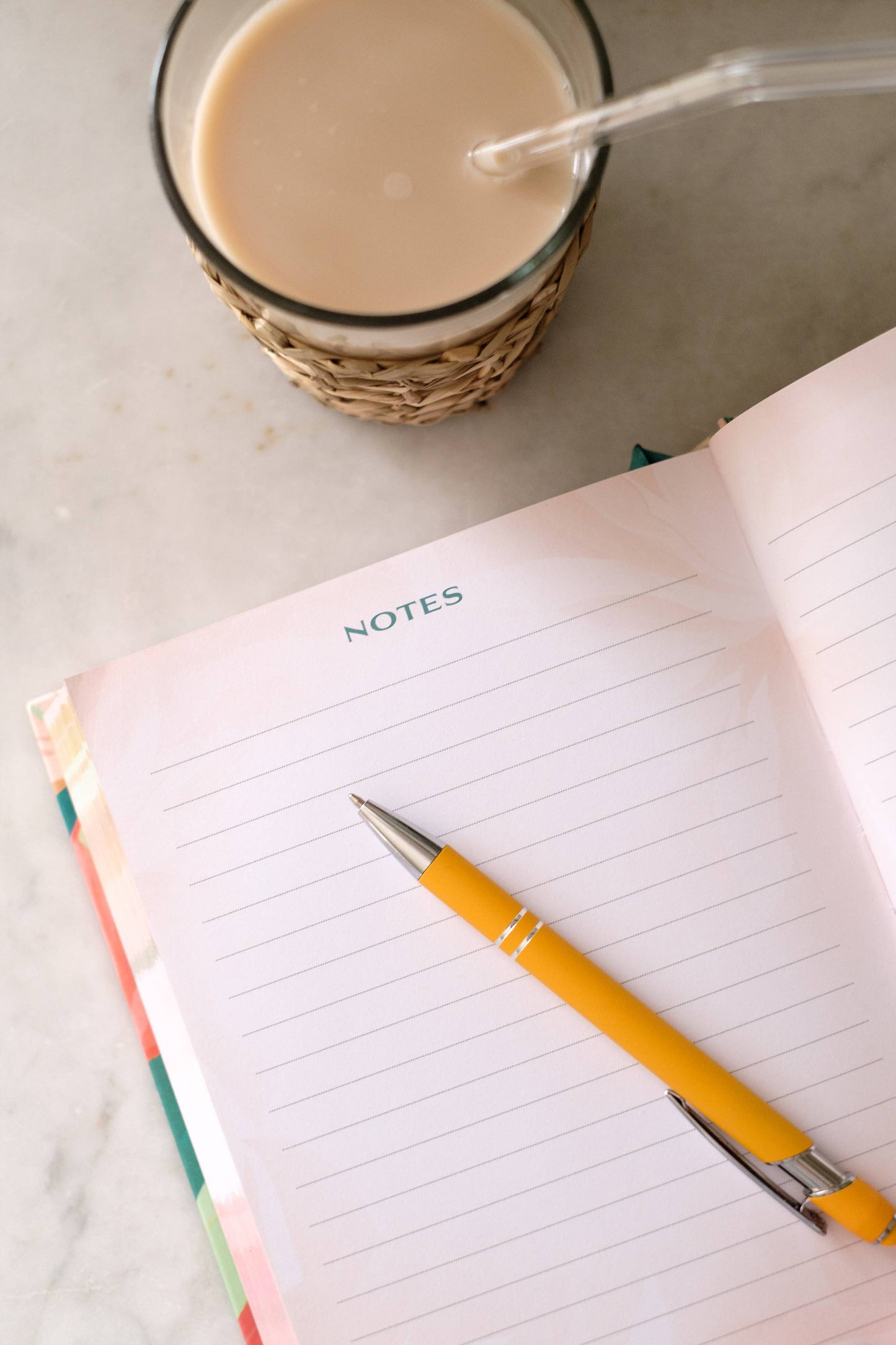 Book - A Year of God's Goodness A Prayer & Praise Tracker for Women