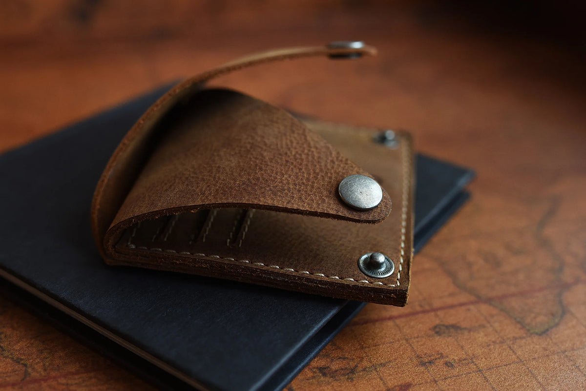 Men&#39;s Gifts | Kiko Leather Brown Wing Fold Card Case