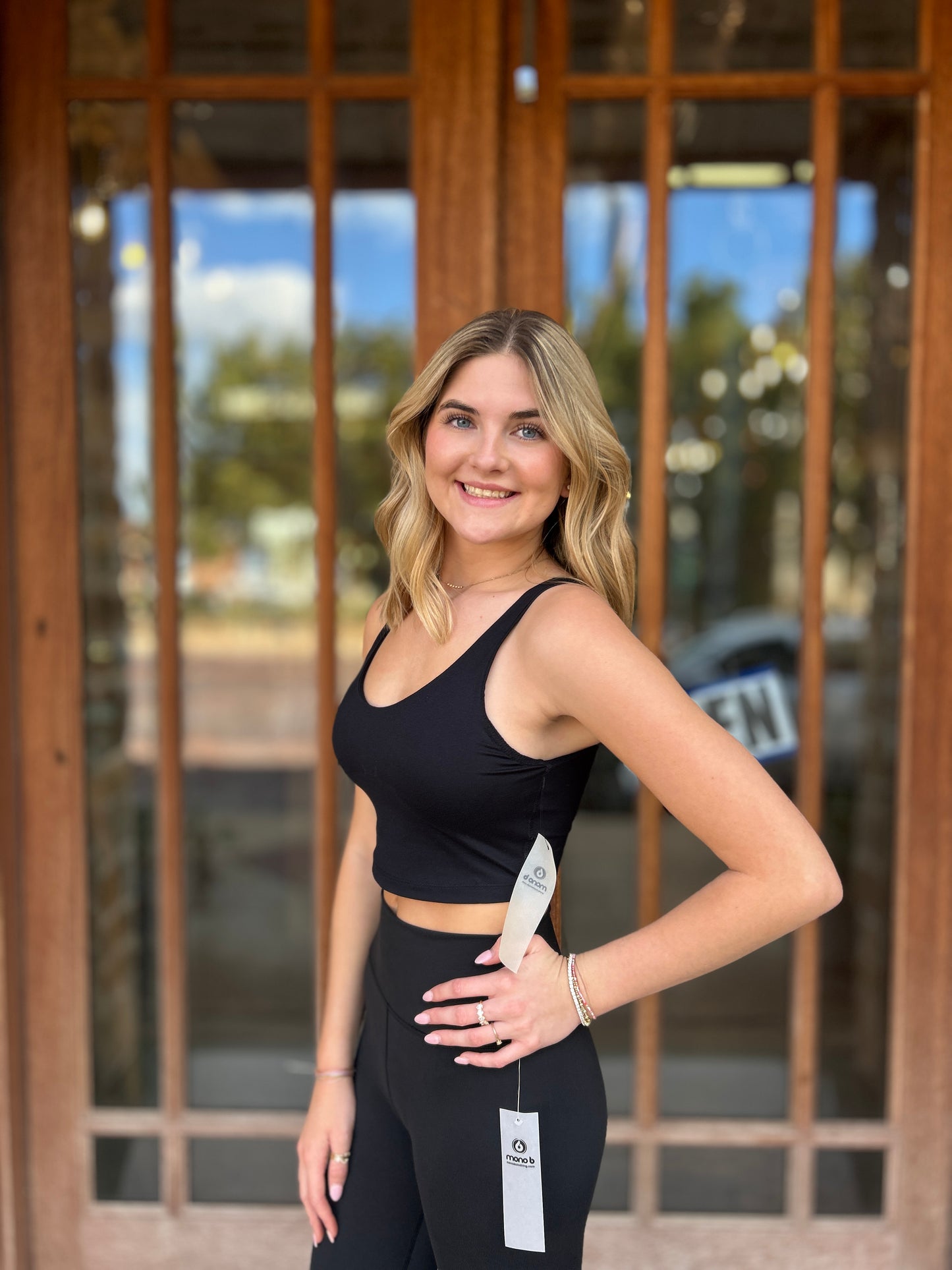 Athleisure | Venice Cloud Light U-Back Active Tank: Black