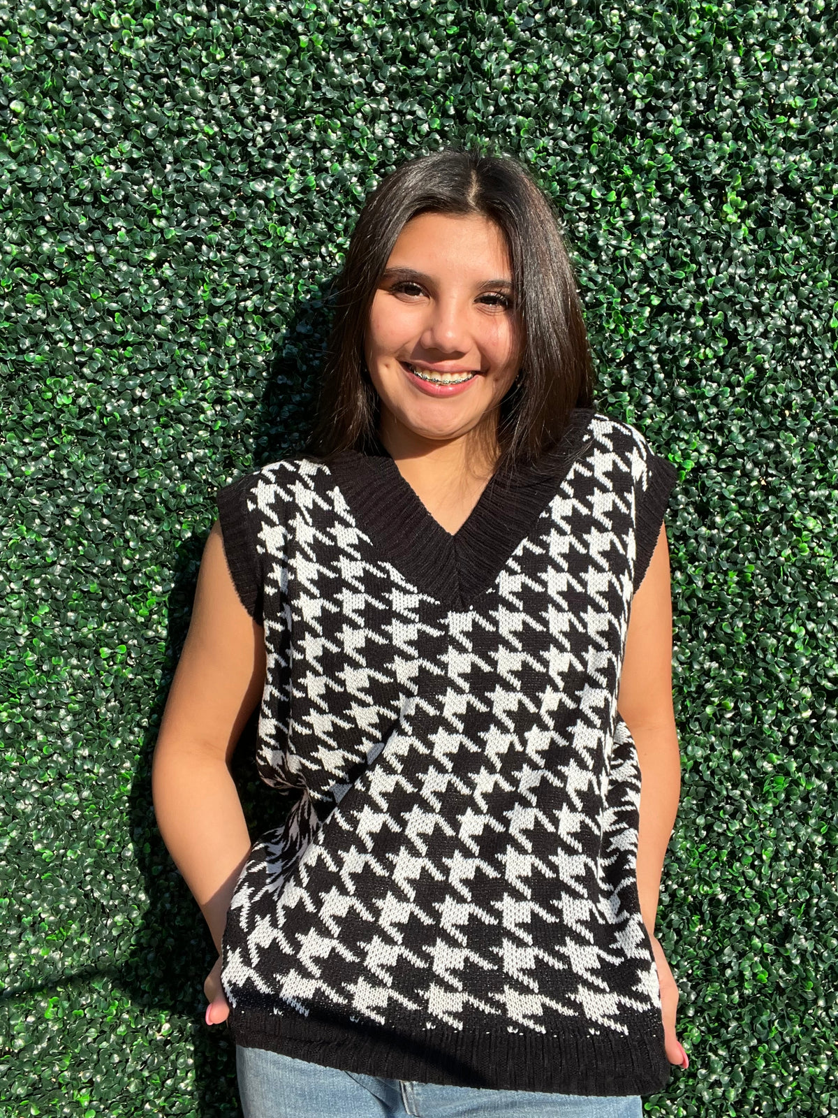 Tops | Sweater Vest Black/White Houndstooth V-Neck