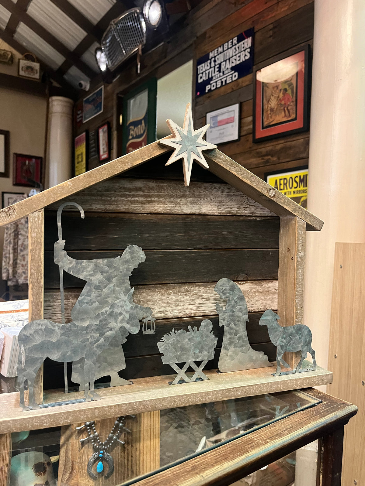 Holiday | Wood Layered Nativity Decor