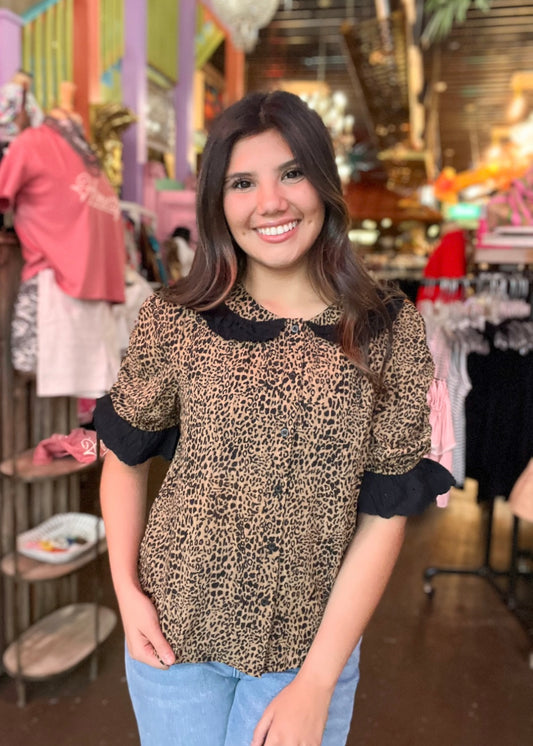 Top | Leopard Contrast Lace Detailed Top