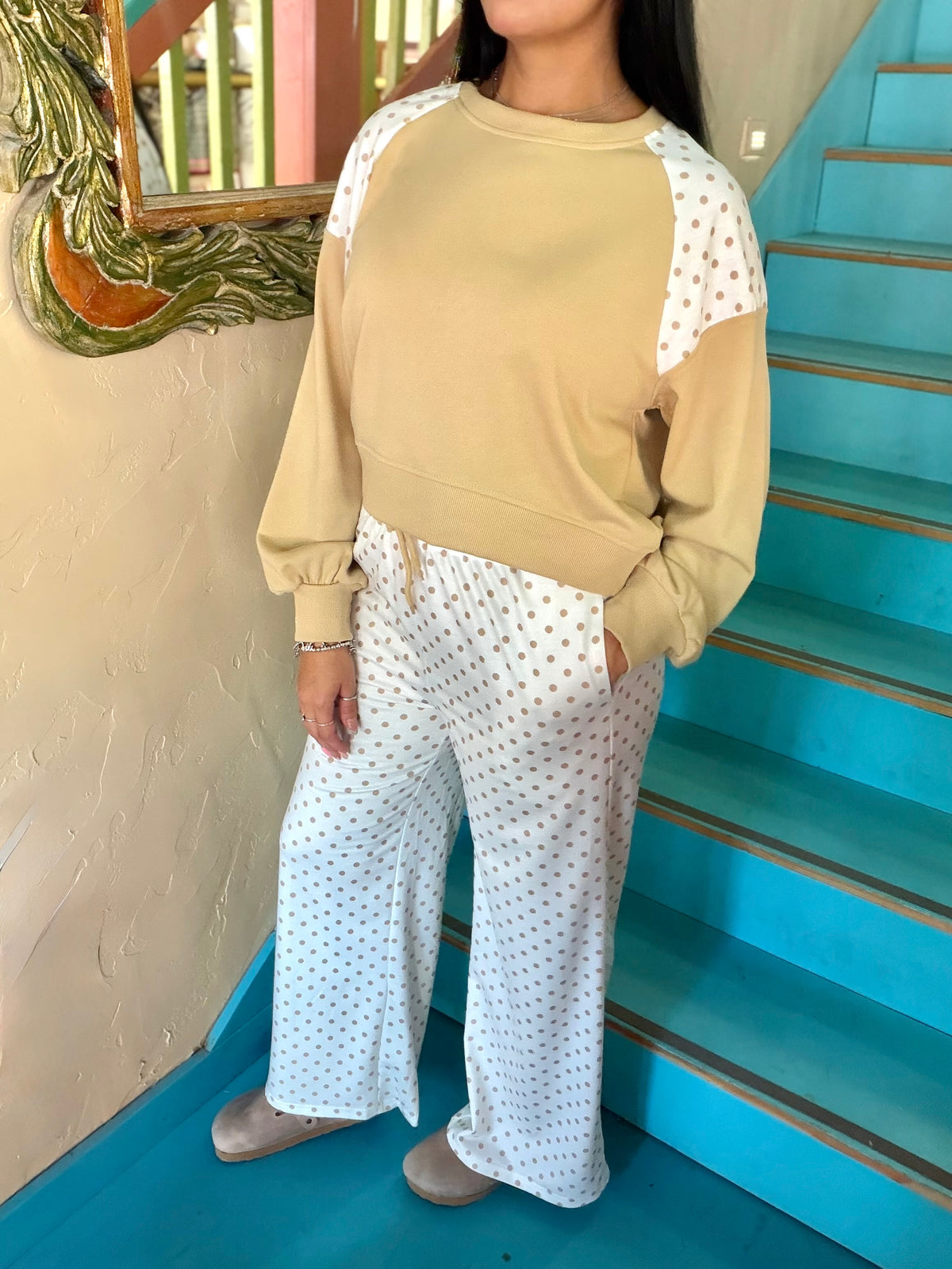 Set - Sweet Dot Lounge