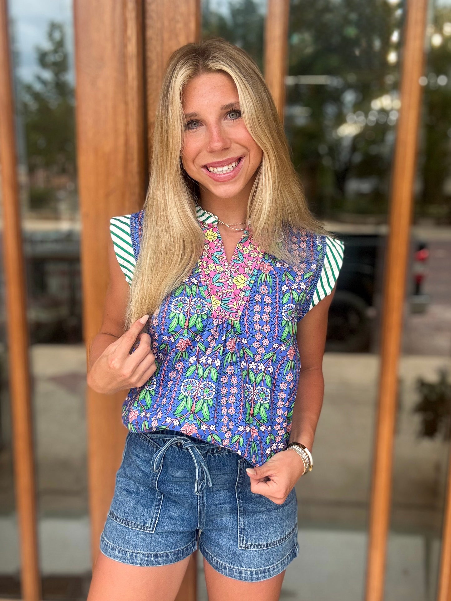THML Top - Floral Pattern V-Nek