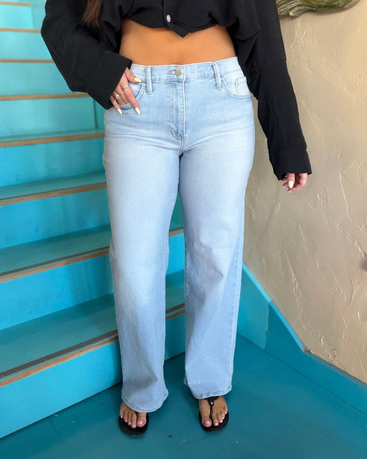 Mid Rise Loose Straight w/ Regular Hem