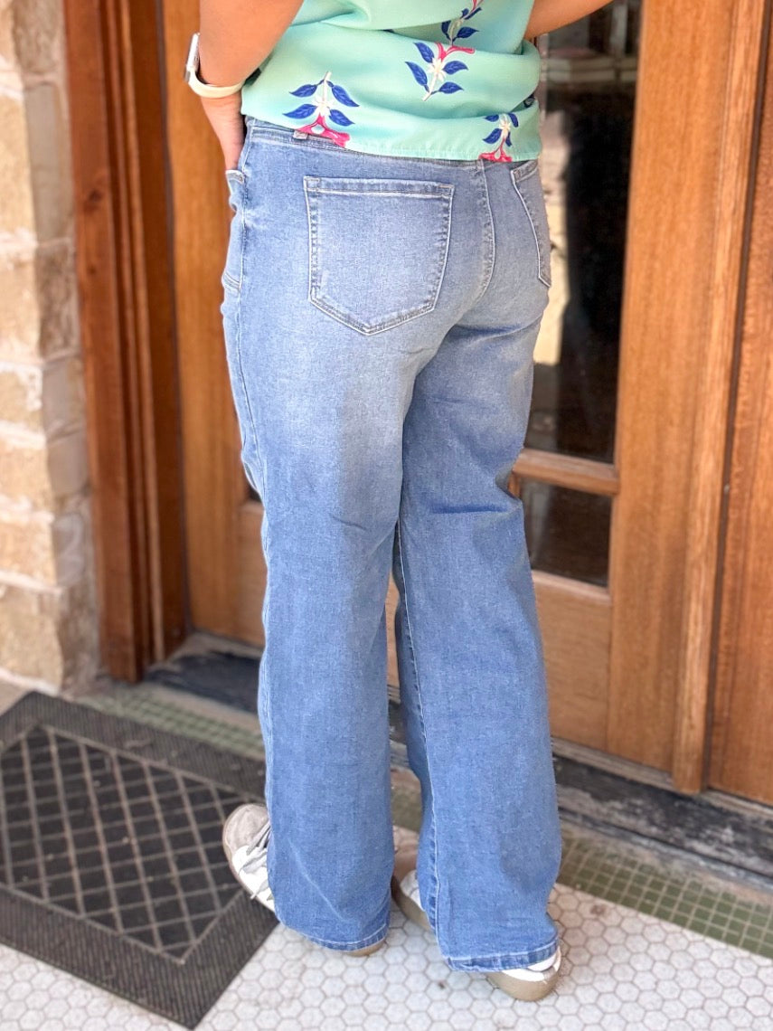 Jeans - Loose Straight Leg Cropped
