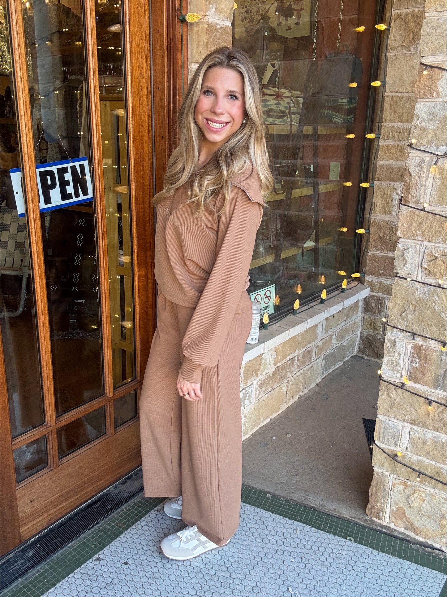 Sets | Deep Camel Pullover & Pants Ribbed High Neck Half Zip