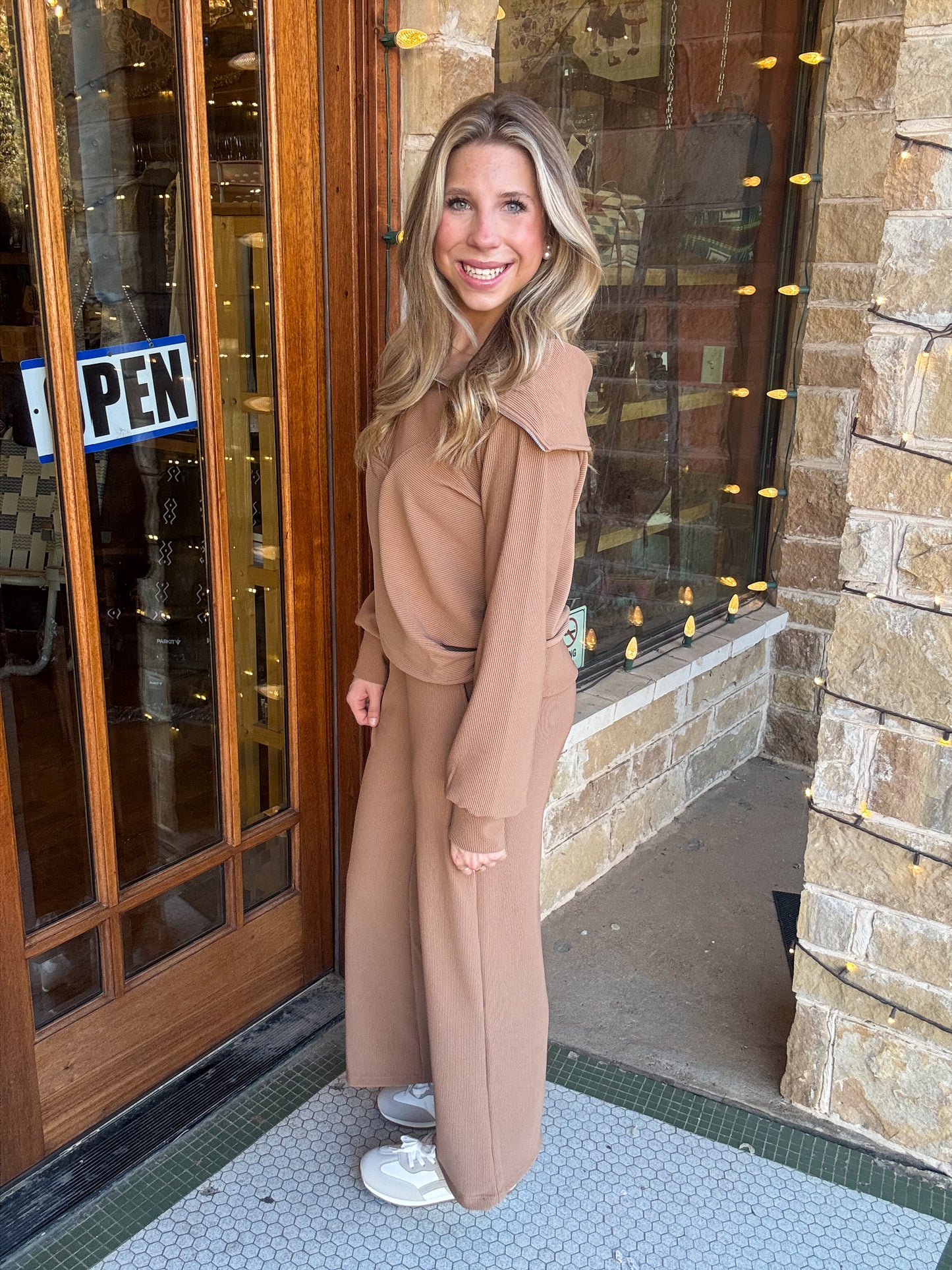 Sets | Deep Camel Pullover & Pants Ribbed High Neck Half Zip