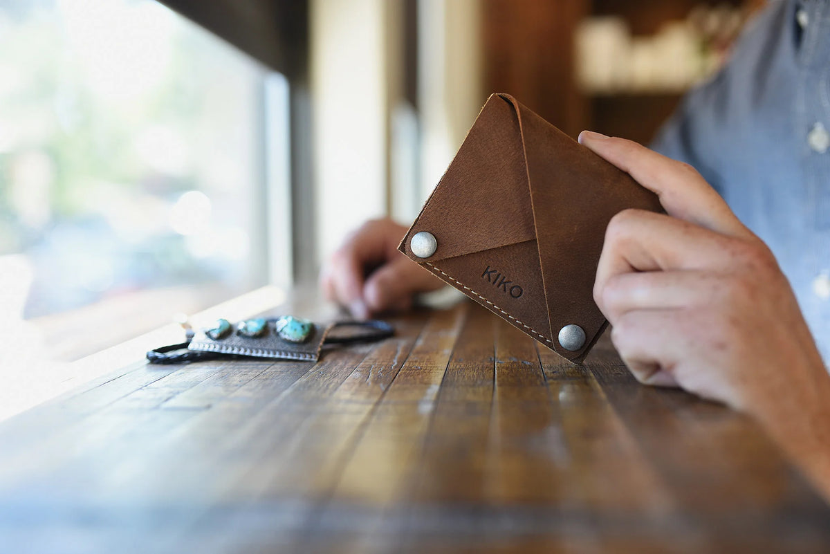 Men&#39;s Gifts | Kiko Leather Brown Wing Fold Card Case