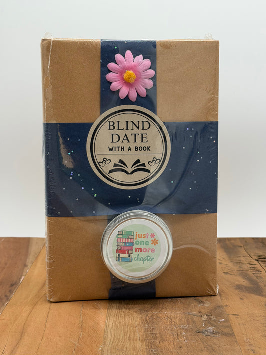 Books | Blind Date with a Book & Candle Gift Set Lavender