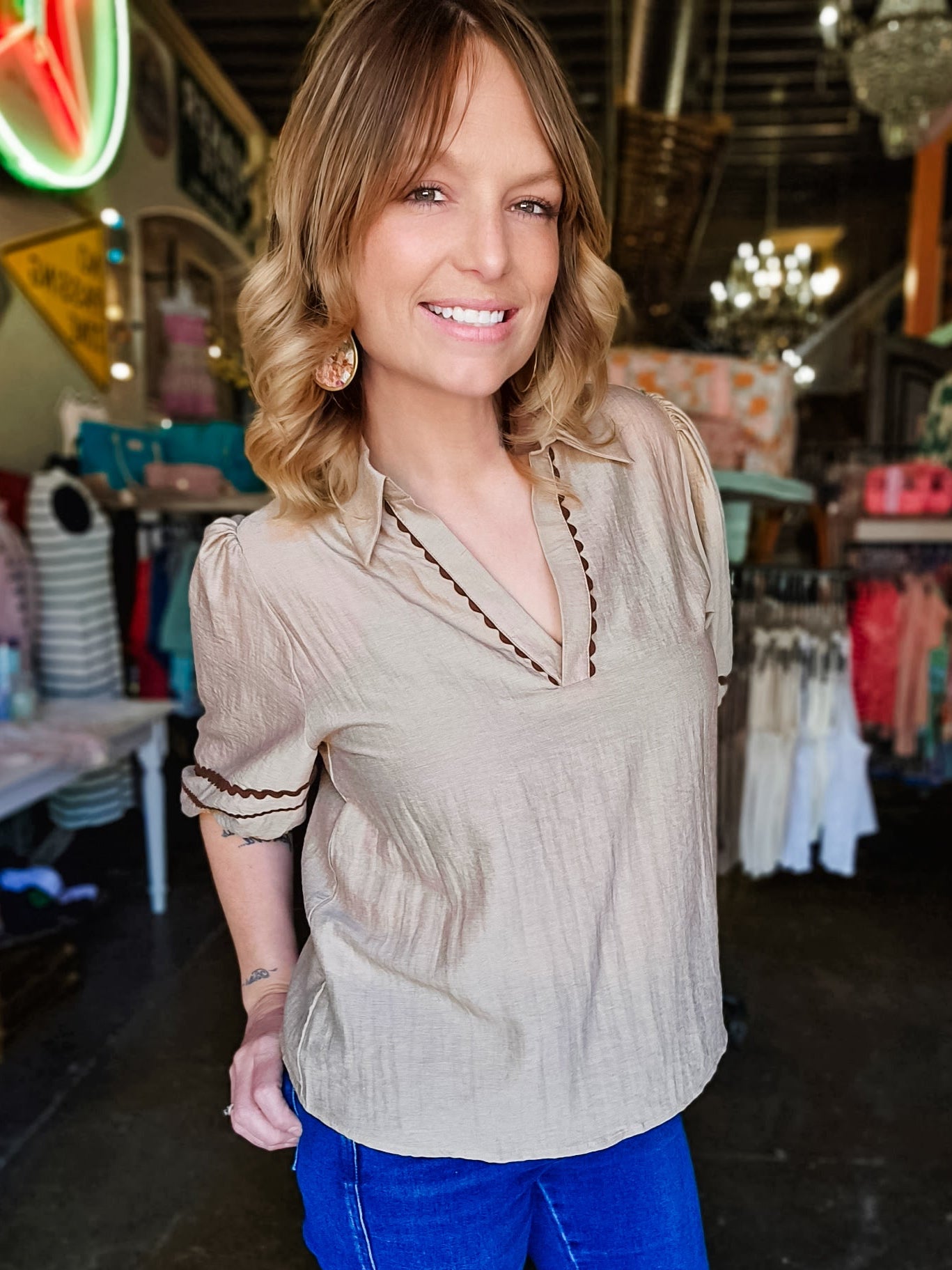 Blouse - Scallop Trim Puff Sleeve