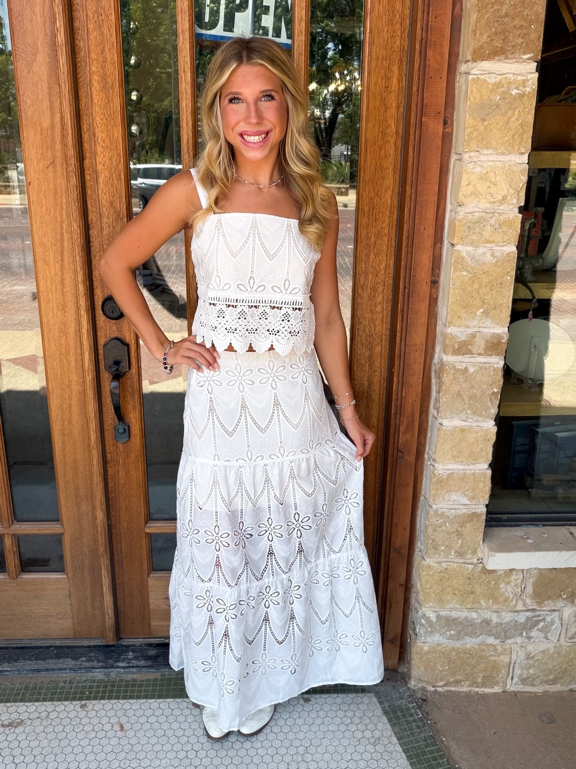 Set - Embroidered Top And Tiered Skirt