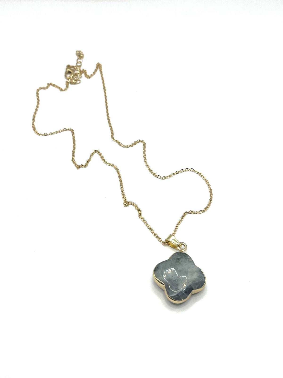 Necklace | Clover Stone Pendant Necklace