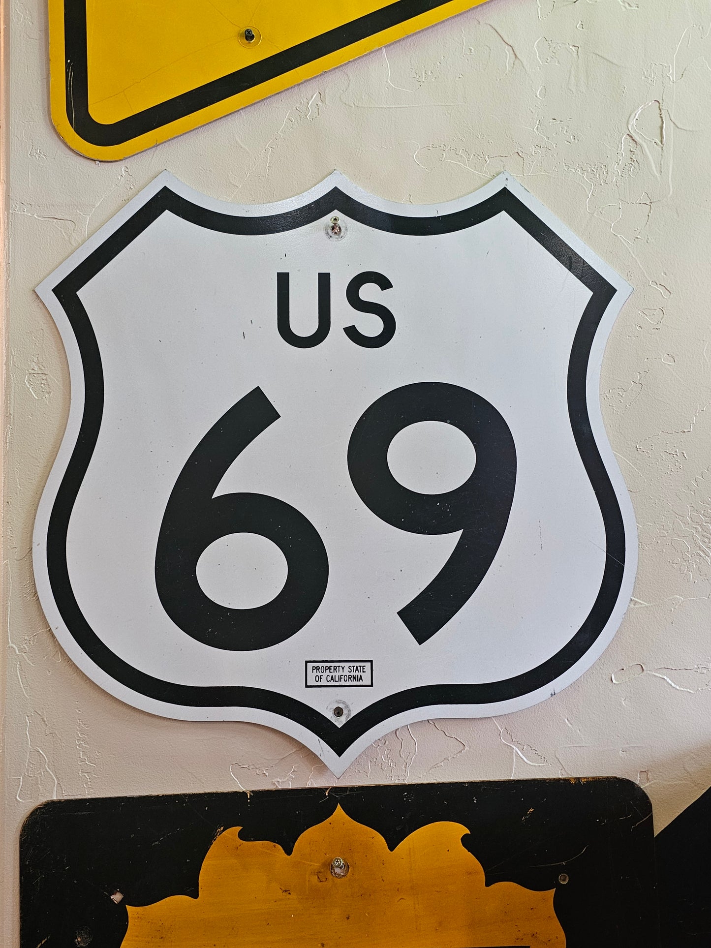 Vintage Us 69 Metal Sign