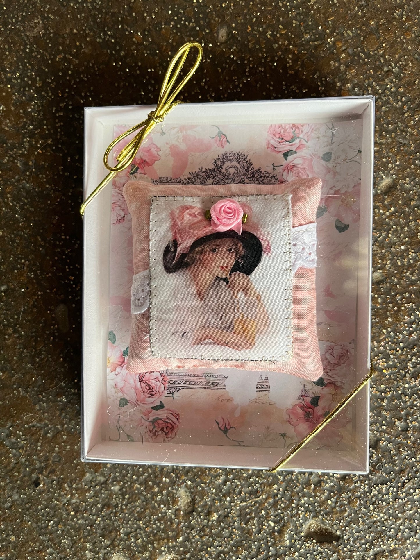 Home | Ladies Sachet